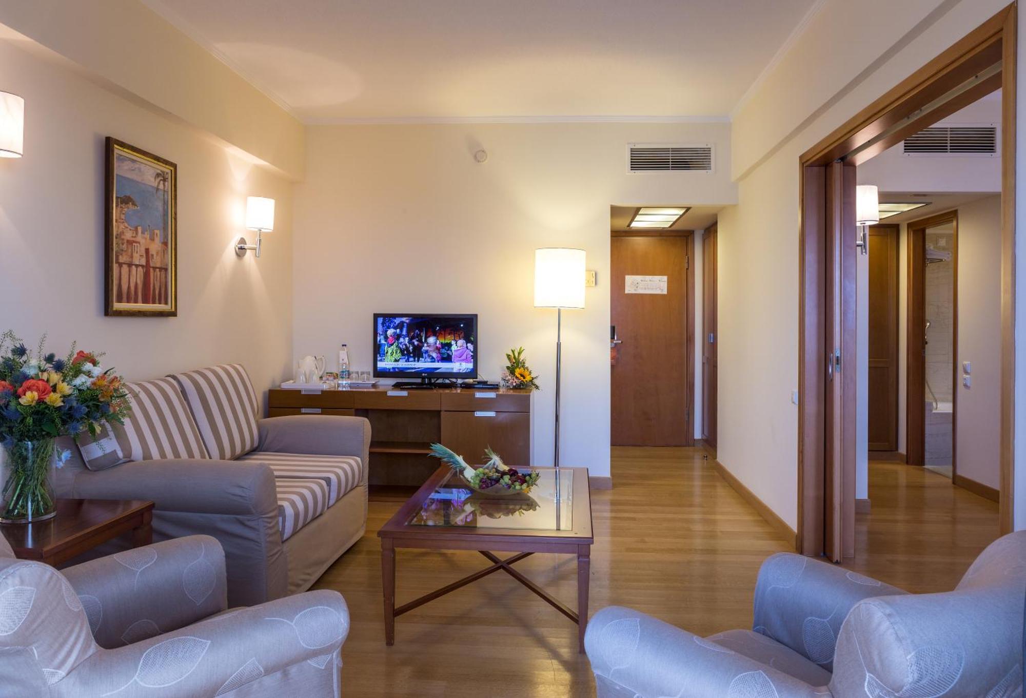 Neptune Luxury Resort Masztihári Kültér fotó